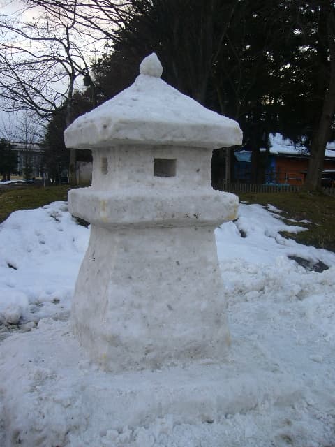 【平成19年度の情報】雪灯篭試しに作ってみました!(本製作)