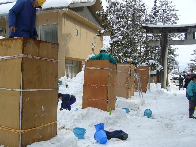 〔平成20年の情報〕雪灯篭製作いよいよ始まりました!